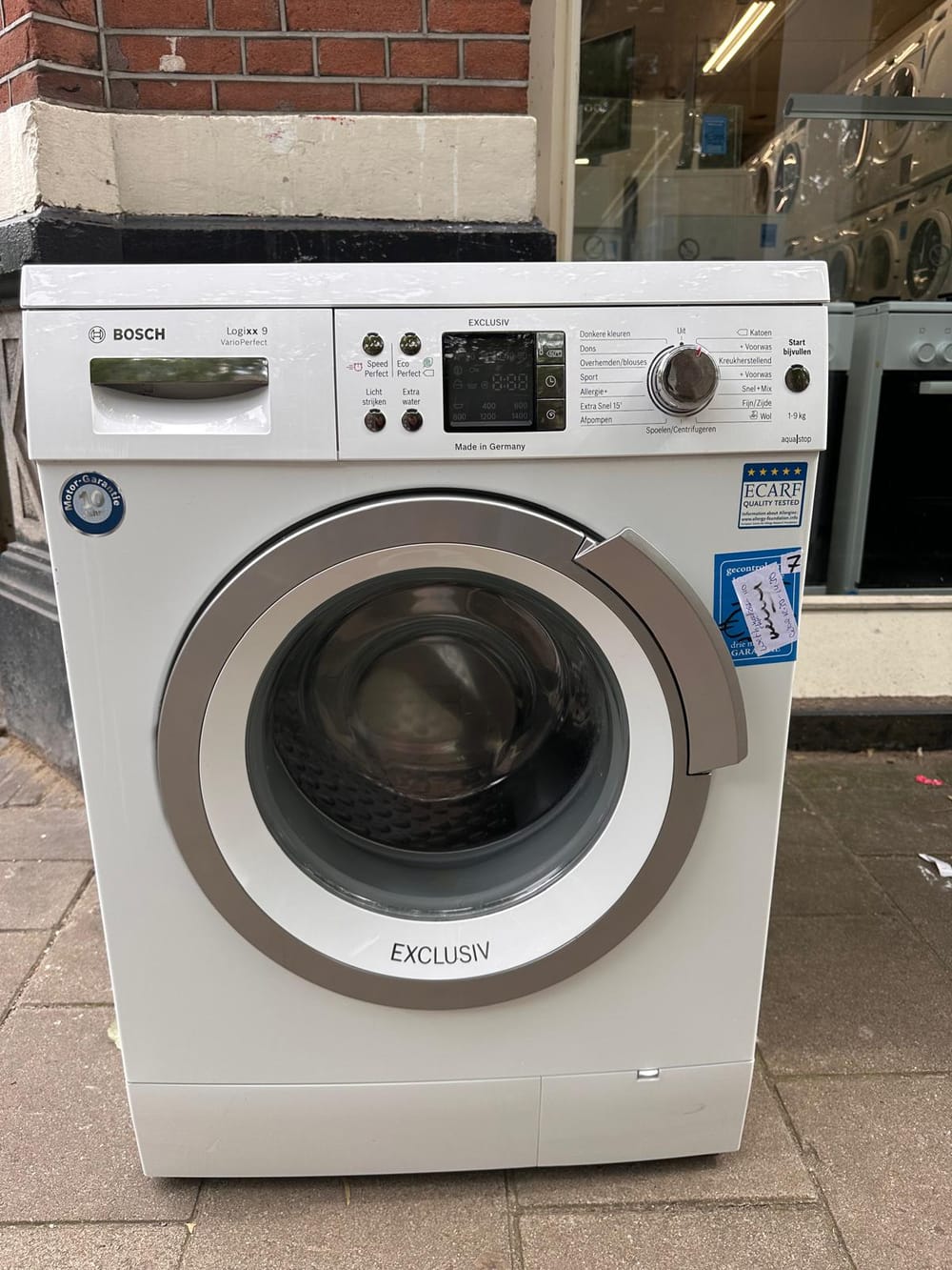 Bosch wasmachine voor de winkel aan de Ceintuurbaan